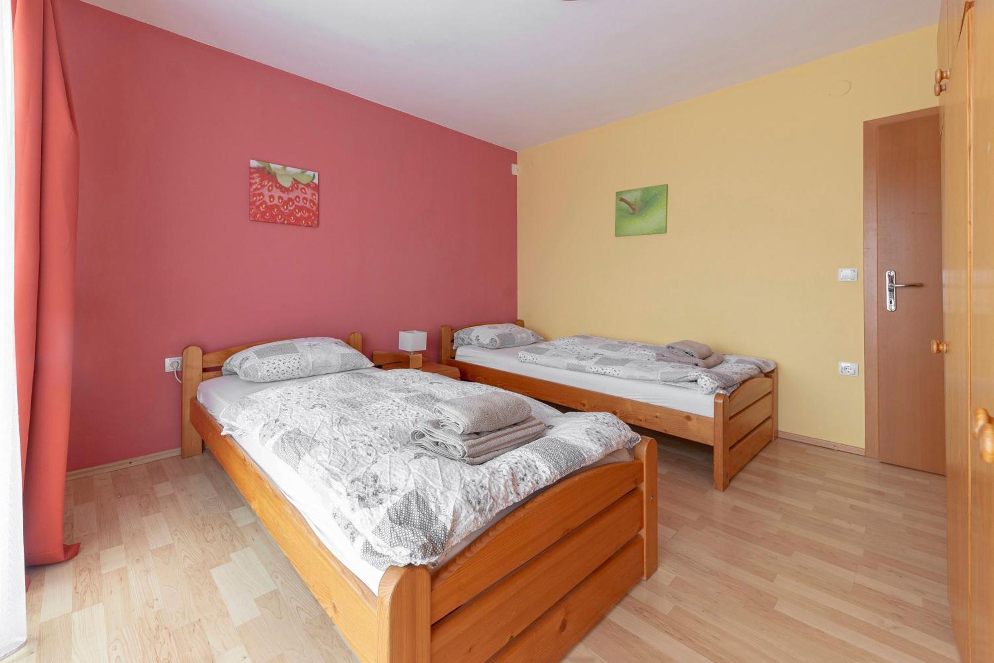 Apartments Znidar Spodnje Gorje エクステリア 写真